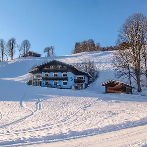 Landhaus Bernkogel - Ski In Ski Out דירה